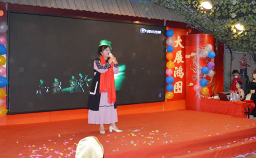 獨唱《火苗》 獨唱《火苗》