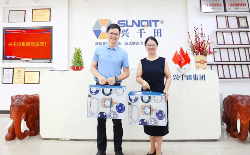 興千田集團祝所有老師教師節快樂! 興千田集團祝所有老師教師節快樂!